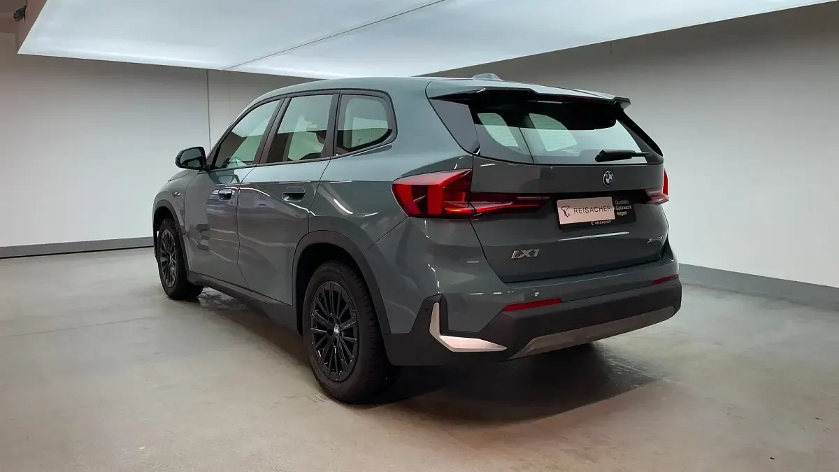 Gebraucht BMW iX1 Performance 225 kW (306 PS) 2023 Cape york grün metallic SUV