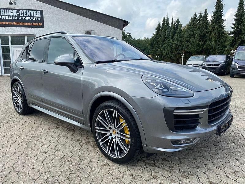Grau Gebraucht 2016 Porsche Cayenne GTS Chrono SUV | 31.900 € (Guter Preis) - Bild 1/4