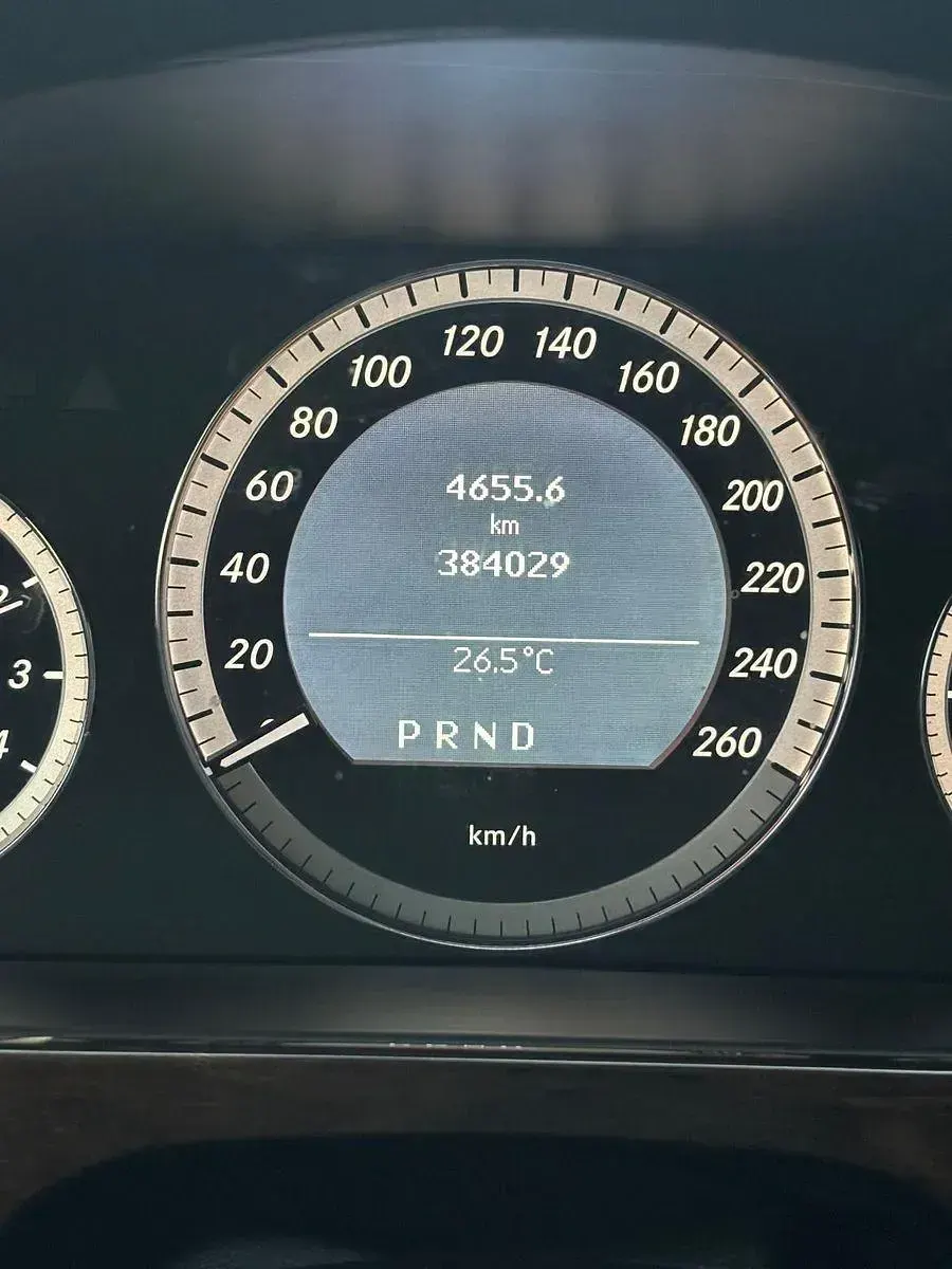 Gebraucht Mercedes E220 170 PS (125 kW) 2010 Schwarz Kombi