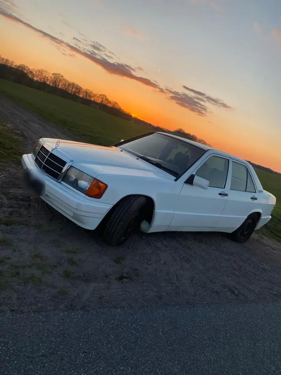Gebraucht Mercedes 190 109 PS (80 kW) 1991 Weiß Limousine