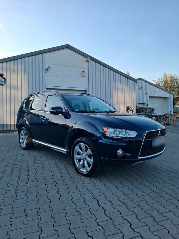 Gebraucht Mitsubishi Outlander 177 PS (130 kW) 2012 Blau SUV