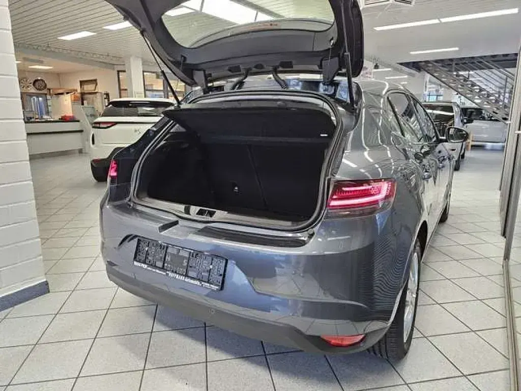 Gebraucht Renault Mégane II Intens 140 PS (102 kW) 2021 Graumet. (metallic) Limousine