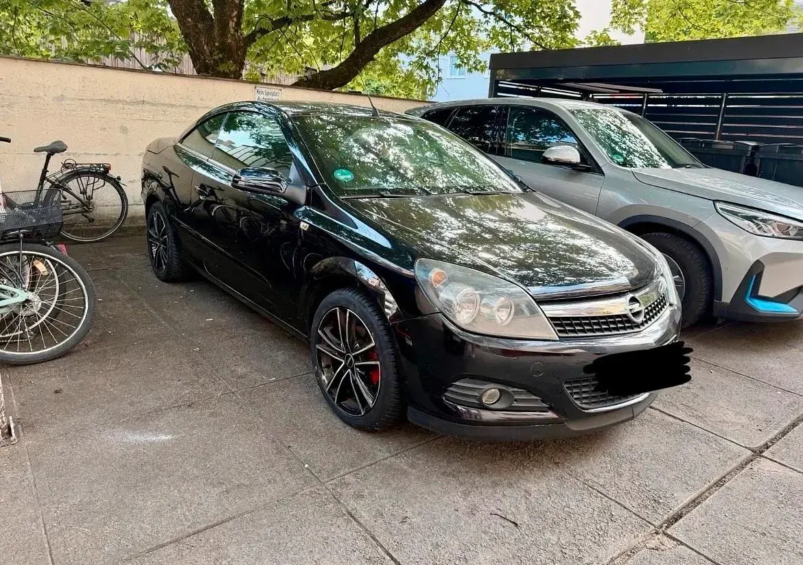 Gebraucht Opel Astra 140 PS (102 kW) 2006 Schwarz Cabrio