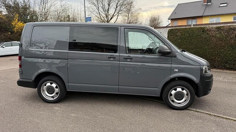 Gebraucht VW Transporter 102 PS (75 kW) 2013 Grau Van