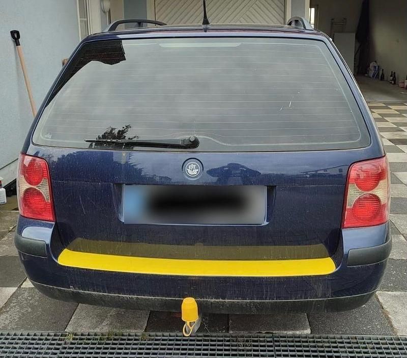 Gebraucht VW Passat 116 PS (85 kW) 2001 Blau Kombi