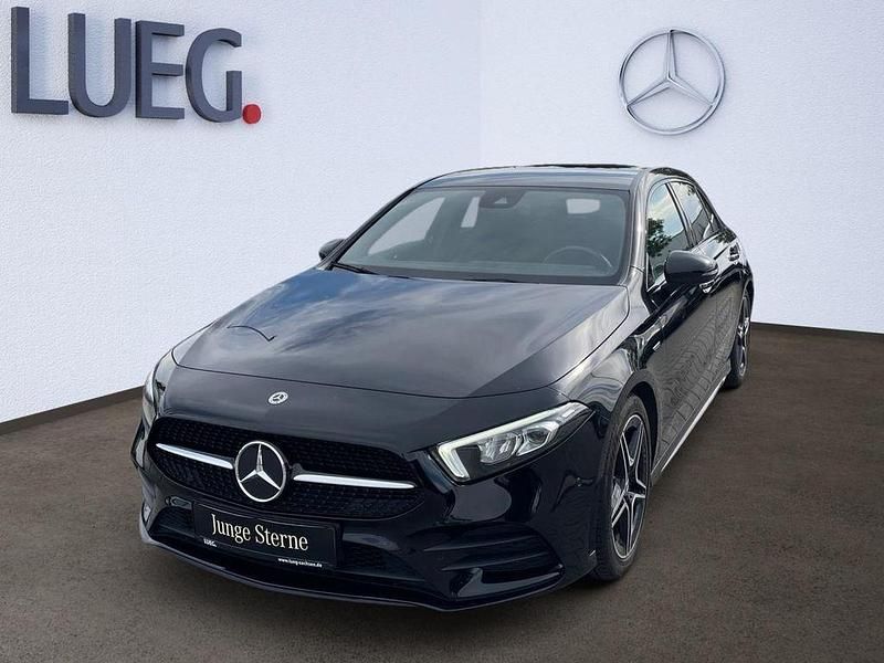 Schwarz Gebraucht 2022 Mercedes A180 AMG Limousine | 24.200 € (Guter Preis) - Bild 1/4