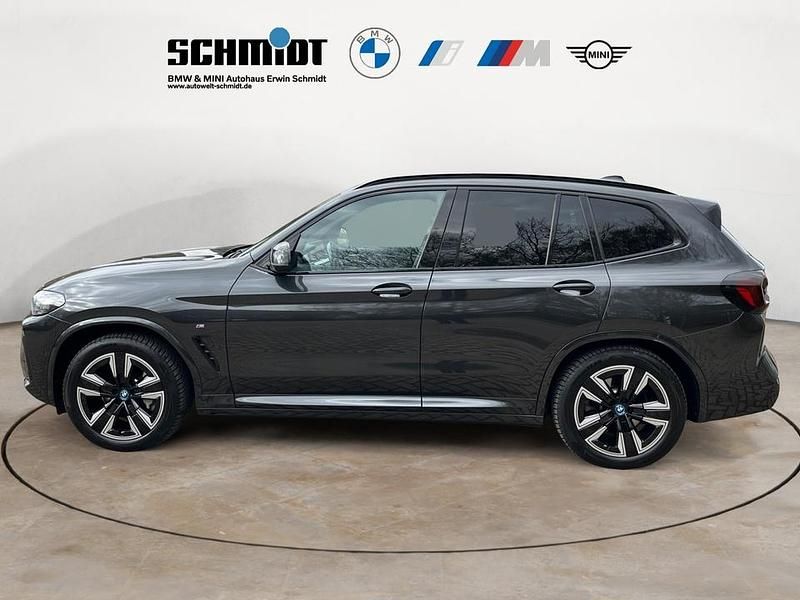 Gebraucht BMW iX3 Shadowline 210 kW (286 PS) 2023 Sophistograu SUV