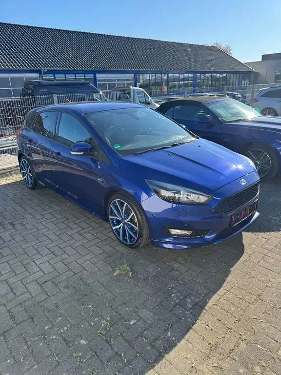 Gebraucht Ford Focus ST-Line 182 PS (133 kW) 2017 Blau Limousine