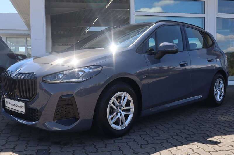 Sparkling kupfergrau Gebraucht 2024 BMW 218 Active Tourer M Sport Van / Kleinbus | 36.490 € (Fairer Preis) - Bild 1/4