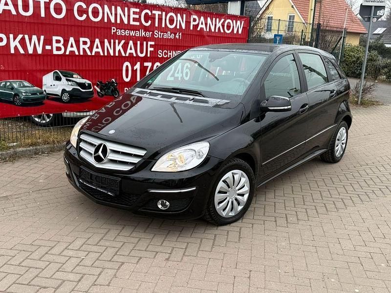 Gebraucht Mercedes B180 116 PS (85 kW) 2010 Schwarz Van / Kleinbus