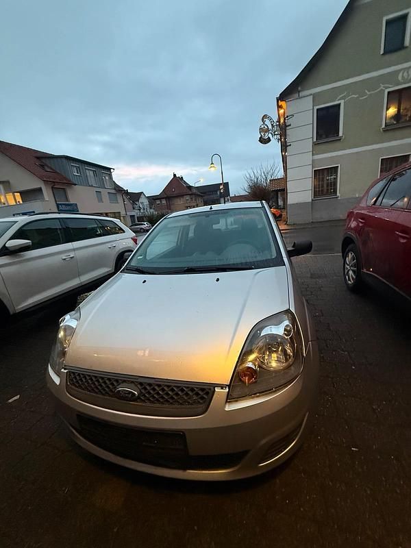 Gebraucht Ford Fiesta 60 PS (44 kW) 2007 Grau Kleinwagen