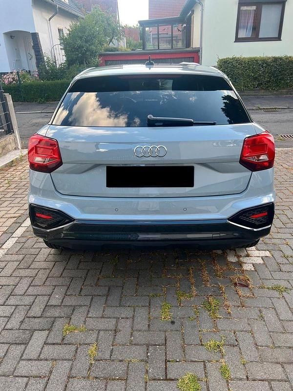 Gebraucht Audi Q2 Advanced 110 PS (80 kW) 2023 Grau SUV
