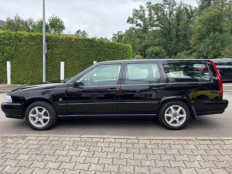 Schwarz Gebraucht 1998 Volvo V70 Kombi | 8.999 € - Bild 1/4