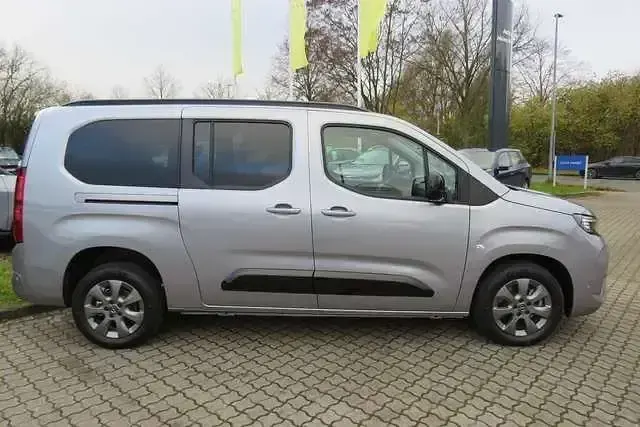Gebraucht Opel Combo 131 PS (96 kW) 2024 Lack grau artense Van / Kleinbus
