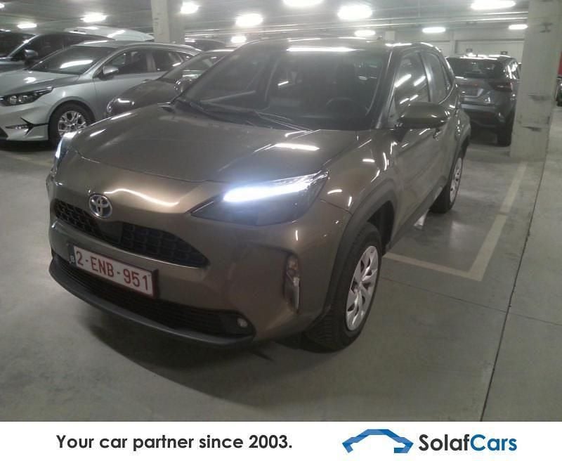 Grau Gebraucht 2023 Toyota Yaris Cross SUV | 20.086 € (Superpreis) - Bild 1/4
