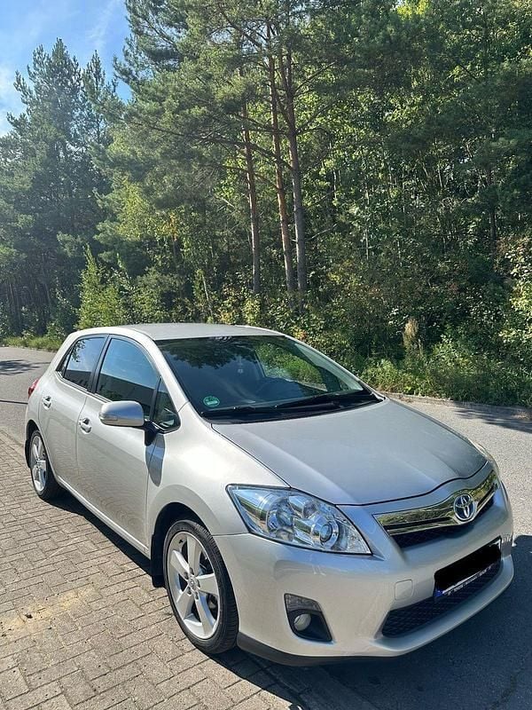 Silber Gebraucht 2011 Toyota Auris Hybrid Life Kleinwagen | 7.500 € (Guter Preis) - Bild 1/4