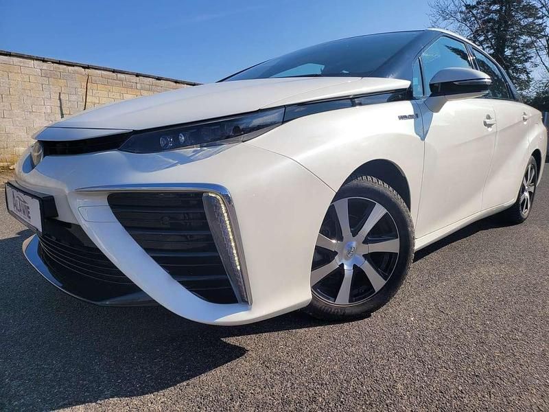 Gebraucht Toyota Mirai 154 PS (113 kW) 2017 Weiß Limousine
