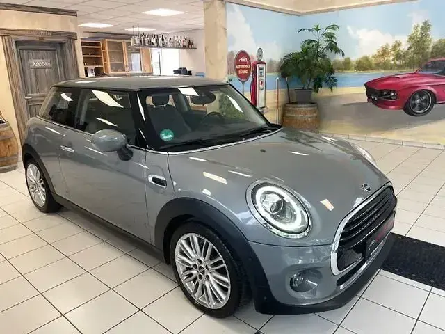 Gebraucht Mini Cooper 136 PS (100 kW) 2019 Grau Kleinwagen