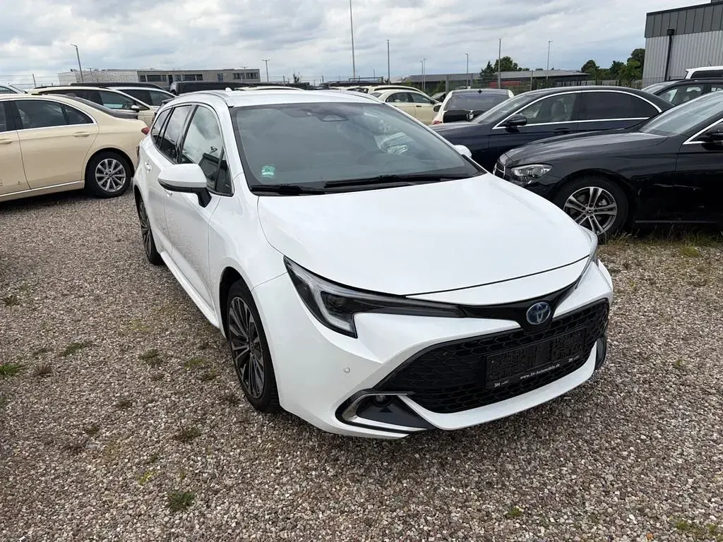Gebraucht Toyota Corolla Team 98 PS (72 kW) 2025 Weiß Limousine