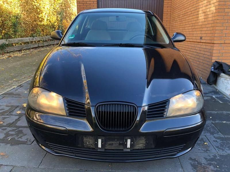 Schwarz Gebraucht 2006 Seat Ibiza Stylance Limousine | 900 € (Fairer Preis) - Bild 1/4