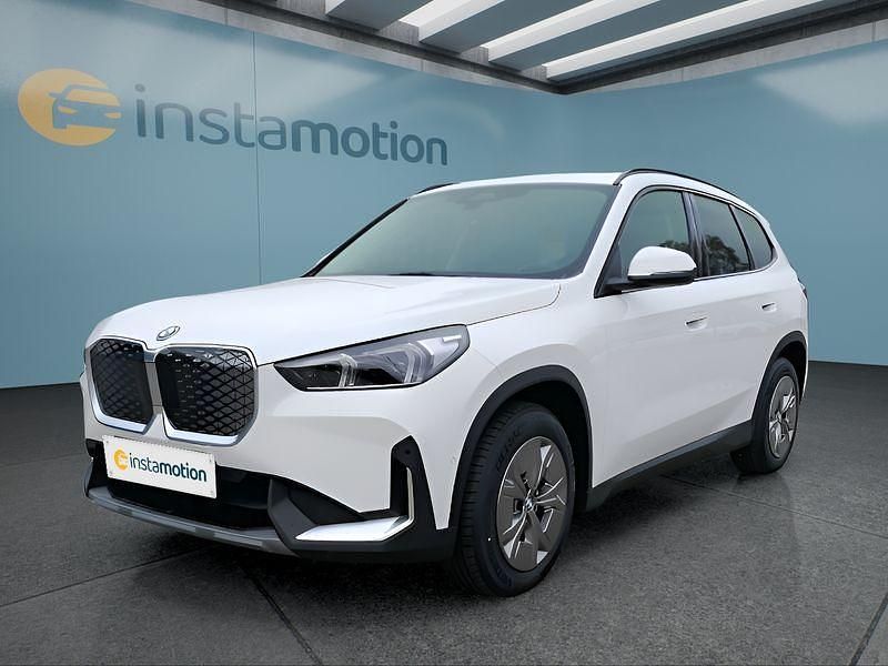 Weiß Neu 2025 BMW iX1 SUV | 54.299 € - Bild 1/4