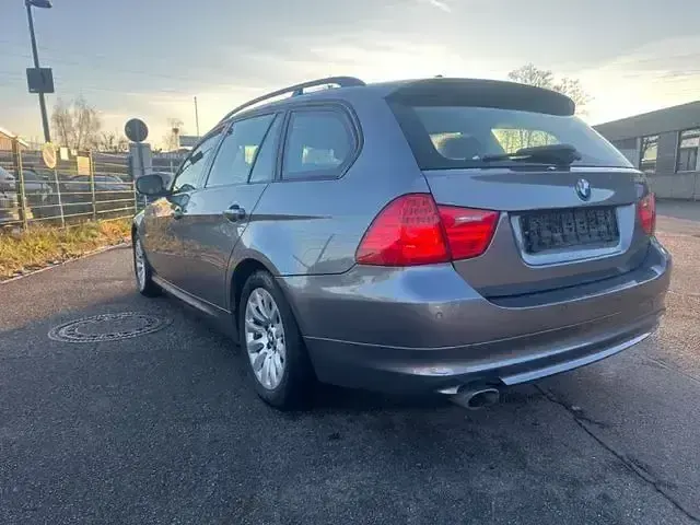 Gebraucht BMW 320 177 PS (130 kW) 2009 Silber Kombi