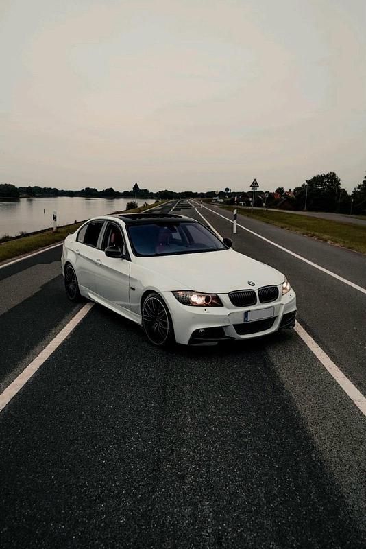 Weiß Gebraucht 2009 BMW 335 M Performance Limousine | 13.300 € (Superpreis) - Bild 1/4