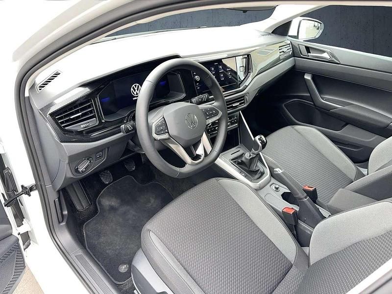 Gebraucht VW Polo Life 80 PS (58 kW) 2024 Pure white Limousine