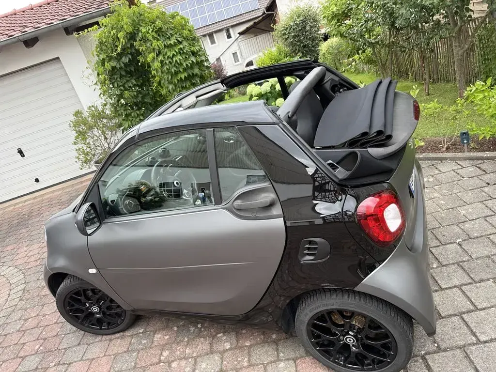 Gebraucht Smart ForTwo Cabrio Passion 90 PS (66 kW) 2017 Grau Cabrio