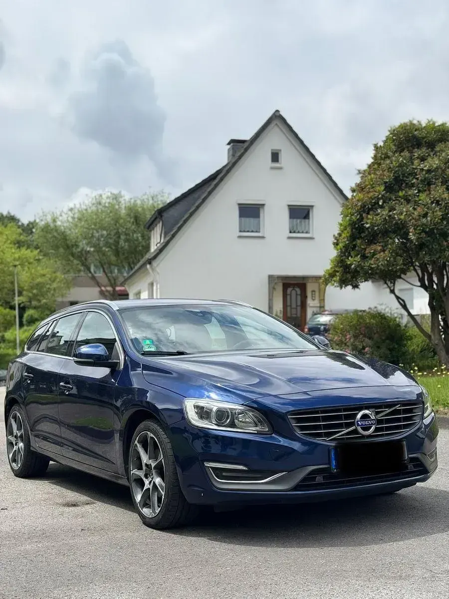 Gebraucht Volvo V60 Ocean Race 136 PS (100 kW) 2015 Blau Kombi
