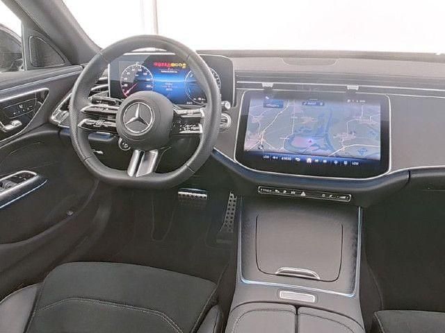 Gebraucht Mercedes E300 AMG line 313 PS (230 kW) 2024
