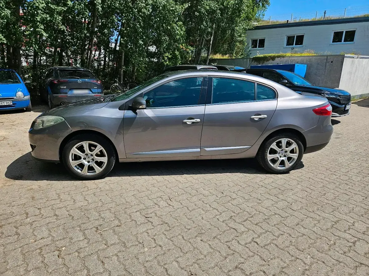 Gebraucht Renault Fluence 143 PS (105 kW) 2011 Limousine