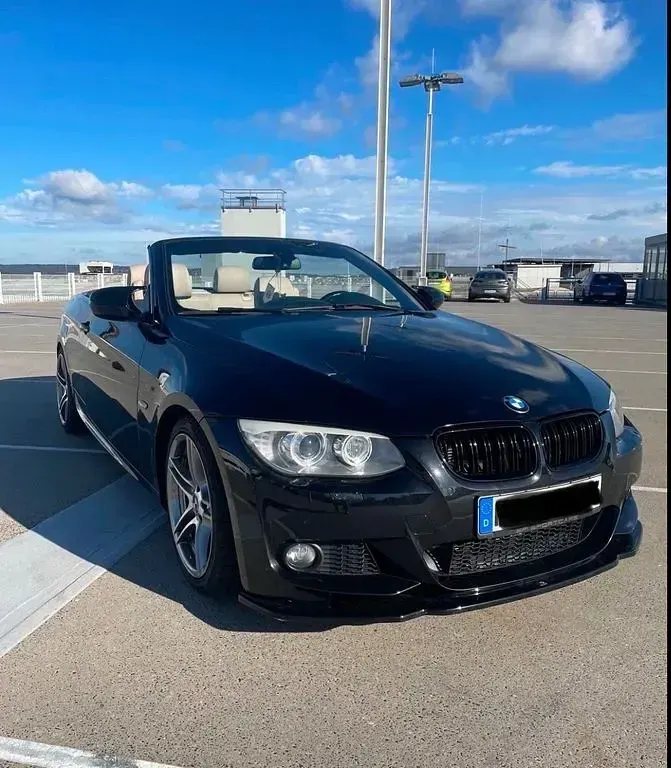 Gebraucht BMW 330 Cabriolet M Sport 245 PS (180 kW) 2013 Schwarz Cabrio
