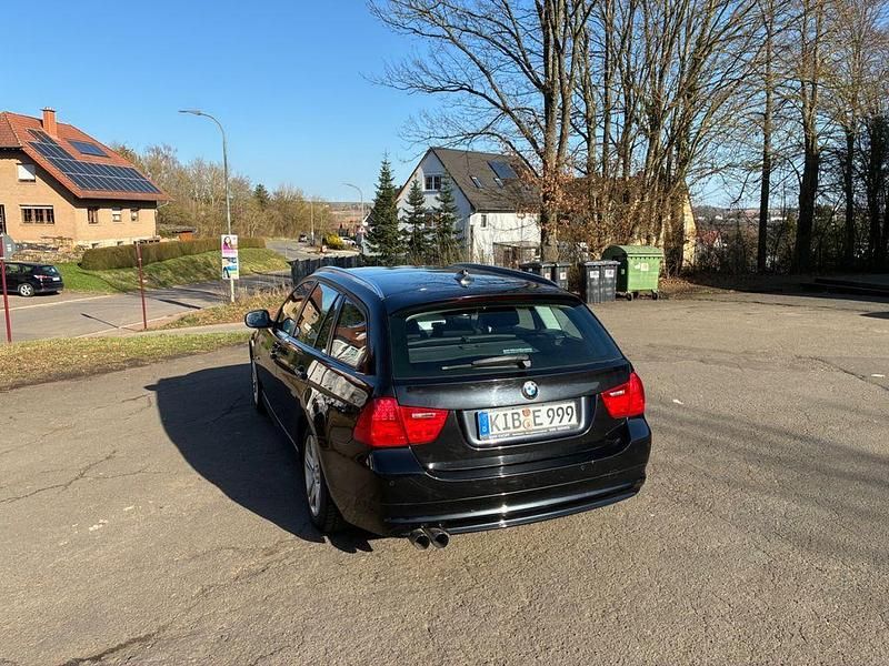 Gebraucht BMW 320 Performance 197 PS (144 kW) 2011 Schwarz Kombi