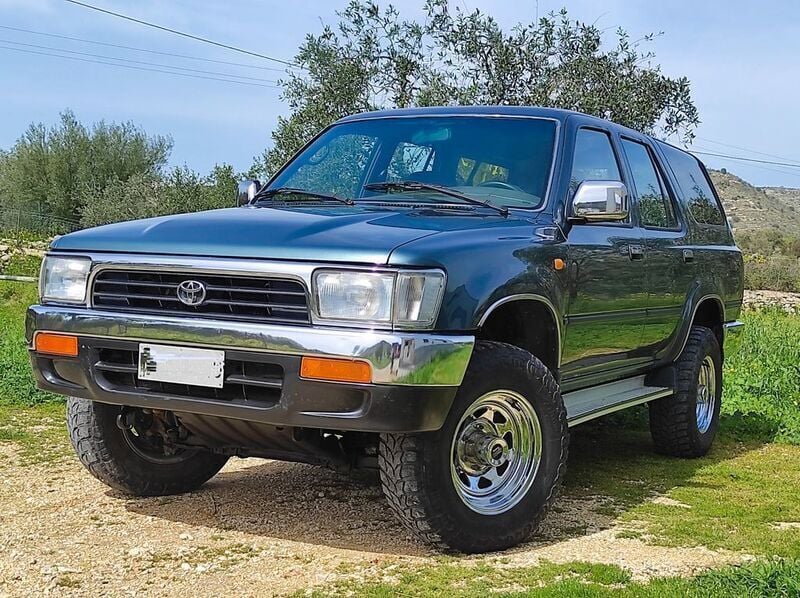 Grün Gebraucht 1992 Toyota HiLux Abholung | 8.000 € - Bild 1/4