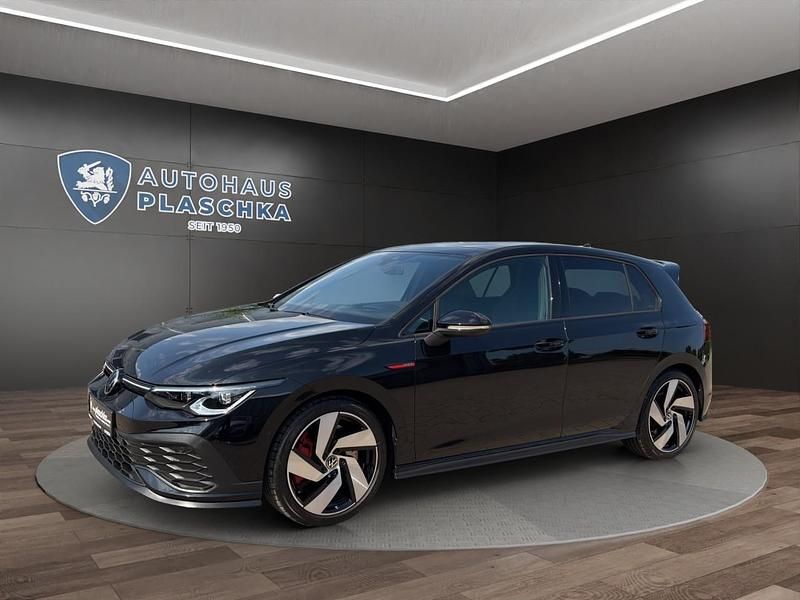 Deep black perleffekt (schwarz) Gebraucht 2021 VW Golf VIII | 32.448 € (Guter Preis) - Bild 1/4