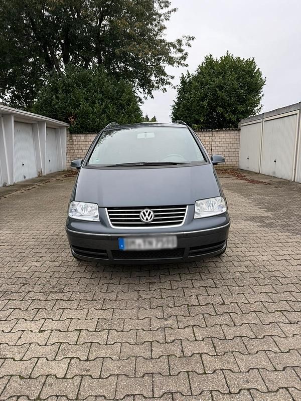 Grau Gebraucht 2006 VW Sharan Van / Kleinbus | 6.100 € (Teuer) - Bild 1/4
