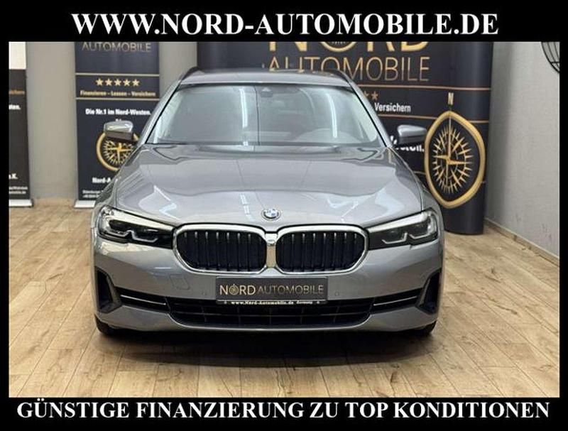 Gebraucht BMW 520 Sport Line 190 PS (139 kW) 2023 Grau Kombi