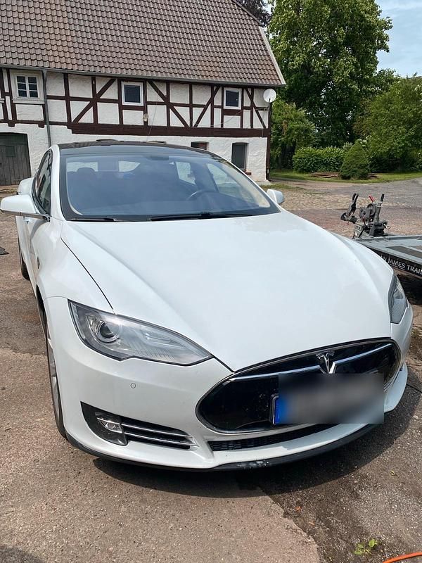 Gebraucht 2014 Tesla Model S Limousine | 20.800 € (Etwas zu teuer) - Bild 1/4