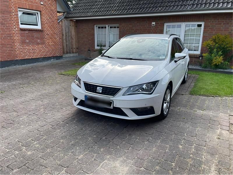 Weiß Gebraucht 2020 Seat Leon Kombi | 13.799 € (Fairer Preis) - Bild 1/4