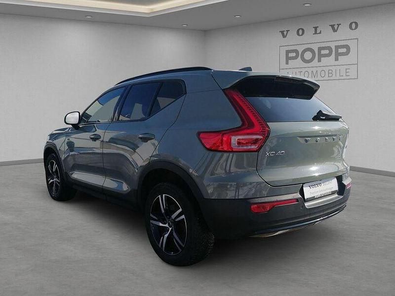 Gebraucht Volvo XC40 Plus 163 PS (119 kW) 2024 Sage green / metallic SUV