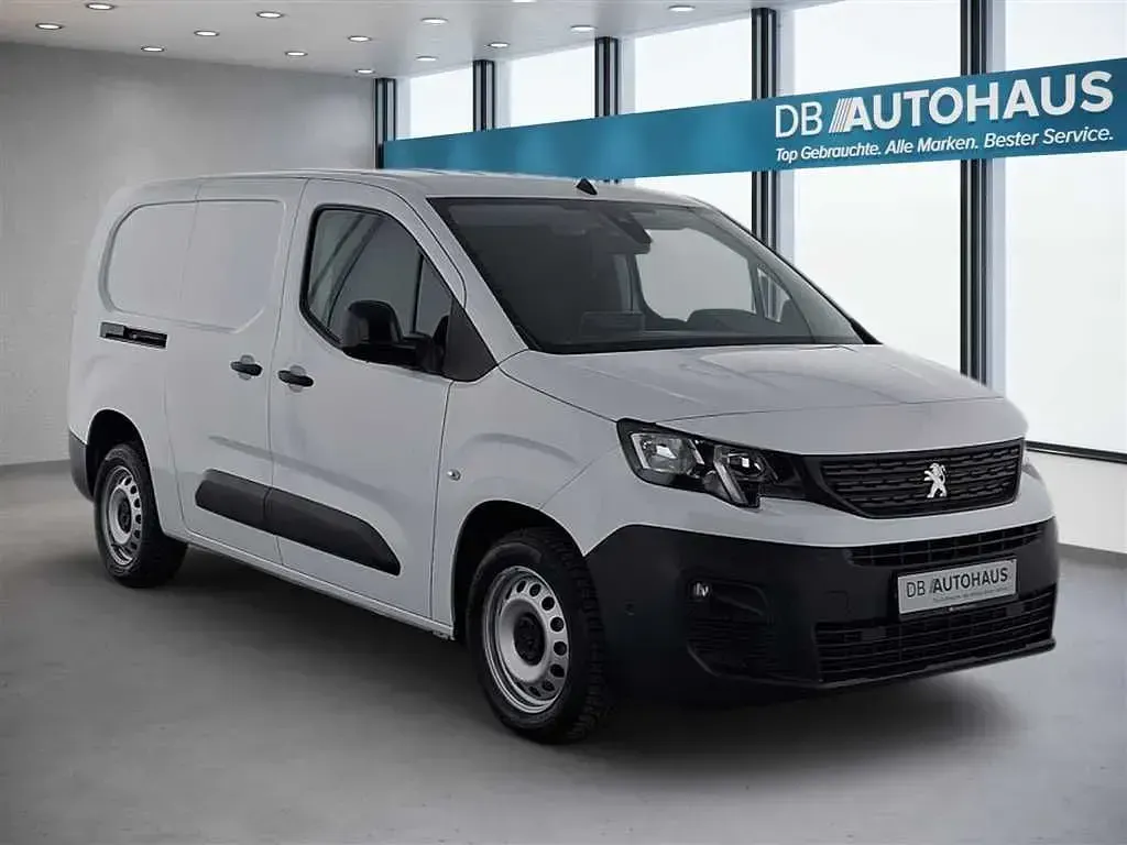 Gebraucht Peugeot Partner Premium 102 PS (75 kW) 2024 Weiß Van / Kleinbus