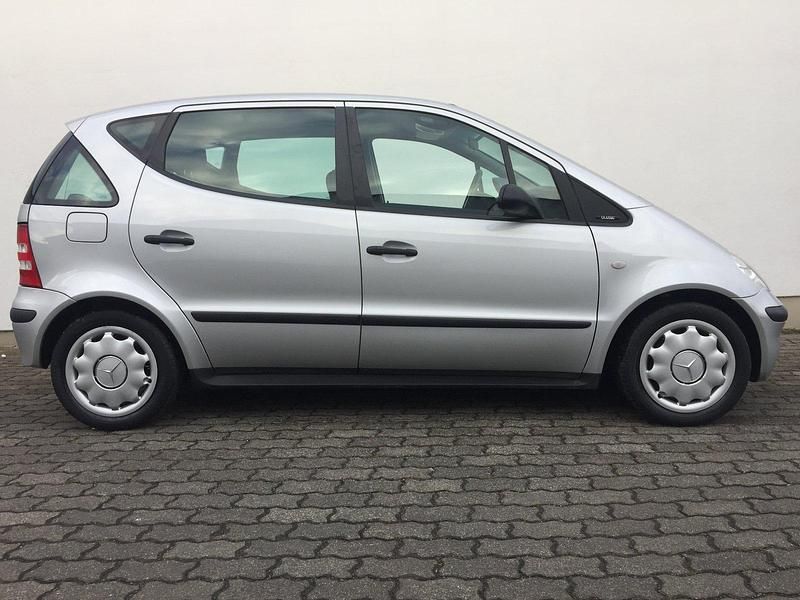 Gebraucht Mercedes A160 102 PS (75 kW) 2002 Silber Limousine