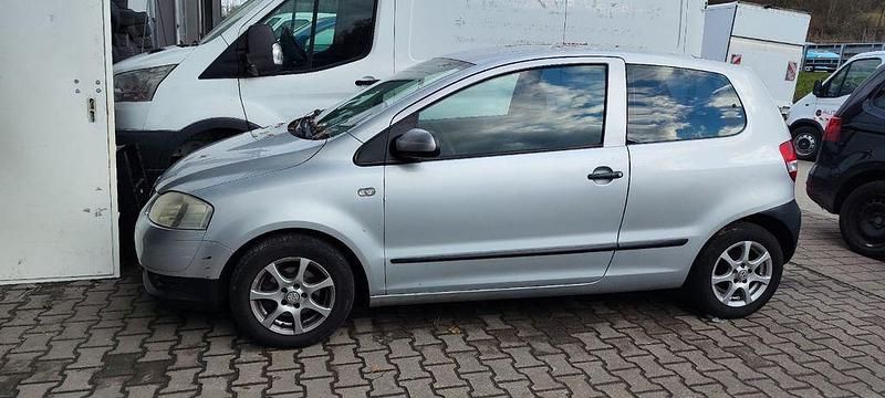 Silber Gebraucht 2007 VW Fox Kleinwagen | 800 € (Superpreis) - Bild 1/4