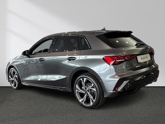 Gebraucht Audi A3 Sportback e-tron Ambiente 204 PS (150 kW) 2026 Daytonagrau perleffekt Kleinwagen