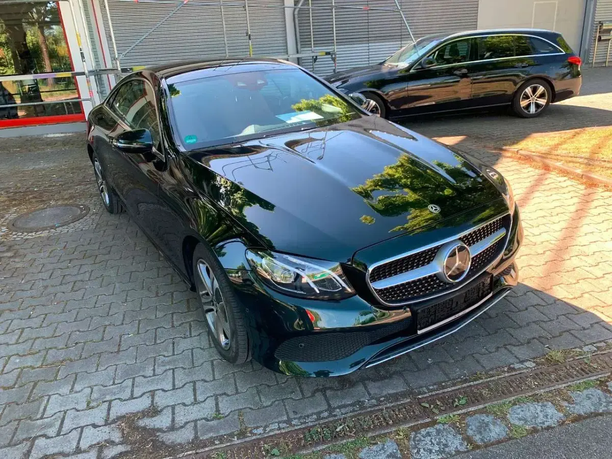 Gebraucht Mercedes E200 Avantgarde 184 PS (135 kW) 2018 Smaragdgrün Coupé