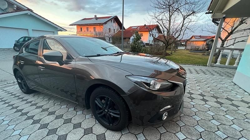 Gebraucht Mazda 3 Center-Line 150 PS (110 kW) 2015 Braun Kleinwagen