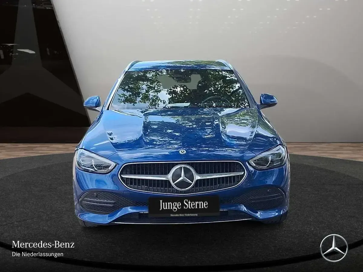 Gebraucht Mercedes C220 Avantgarde 200 PS (147 kW) 2025 Blau Limousine