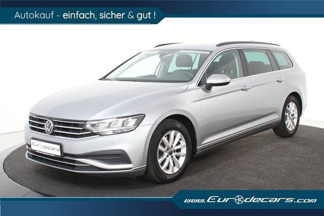 Silber Gebraucht 2023 VW Passat Kombi | 24.600 € (Guter Preis) - Bild 1/4