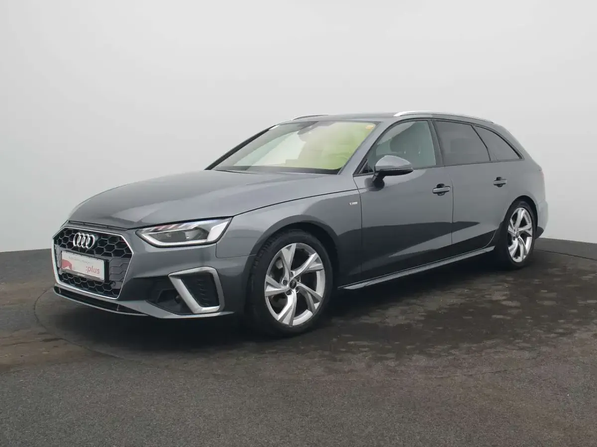 Gebraucht Audi A4 S-Line 150 PS (110 kW) 2023 Daytonagrau perleffekt Kombi